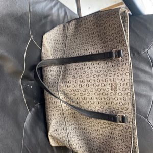 Large guess tote